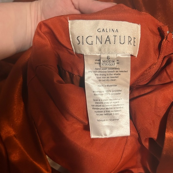 Galina Signature Charmeuse V-Neck Flutter Sleeve Evening Dress in Sienna Size 6 - Picture 7 of 8